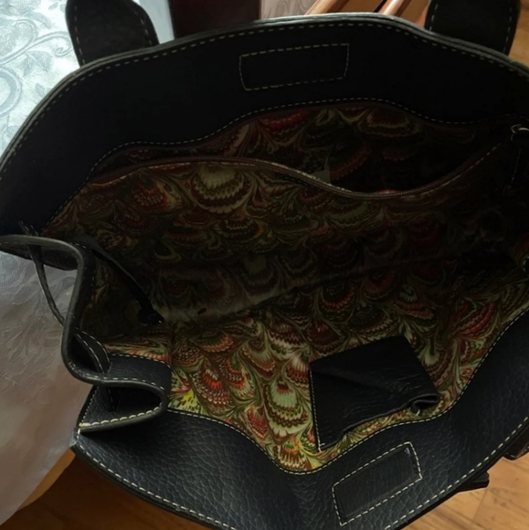 Dooney and Bourque Peeble grain leather handbag - Picture 3 of 7